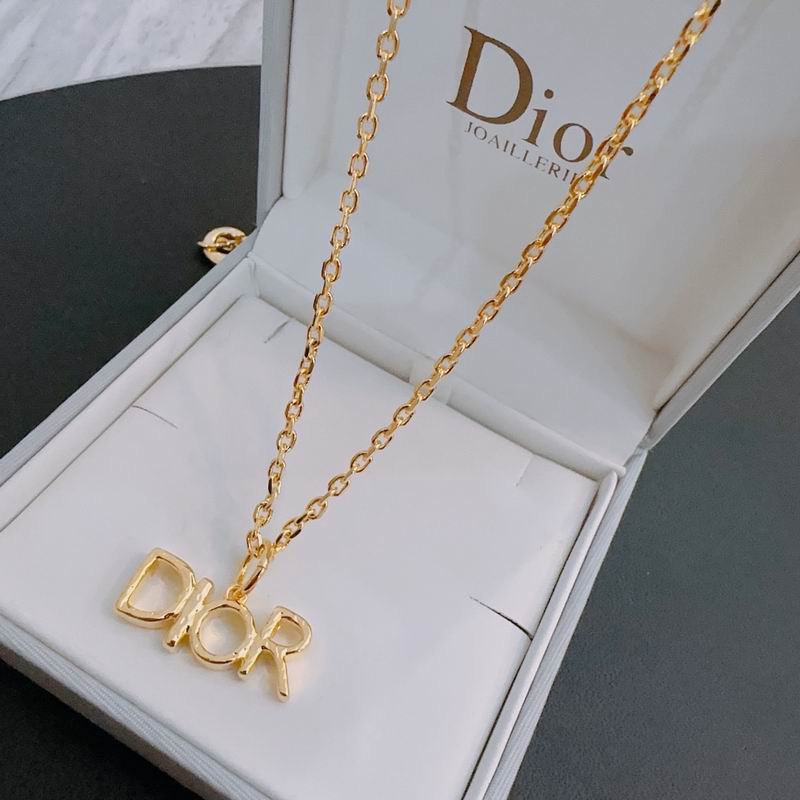 Dior Necklace 04lyr235